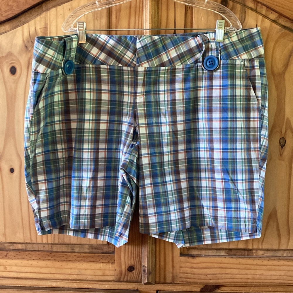 Women’s Spacegirlz blue green brown plaid Bermuda shorts size 22